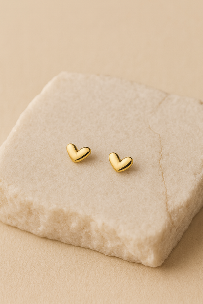 6-Pair Weekly Stud Earring Set – Elegant Gold & Pearl Minimal Designs for Everyday Wear LE10338