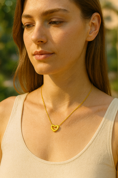 Open Heart Pendant Necklace in Gold LN10271