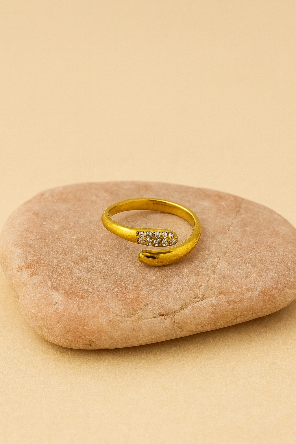 Pavé Nail Open Ring in Gold LR10172