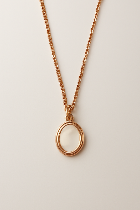 Rose Gold Oval Pendant Necklace with Minimalist Design – Elegant Everyday Jewelry for Women LN10138