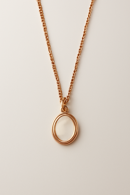 Rose Gold Oval Pendant Necklace with Minimalist Design – Elegant Everyday Jewelry for Women LN10138